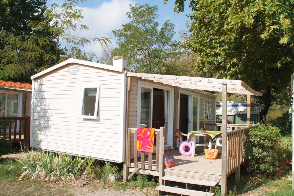 Camping Hotel Les Rives Du Loup ตูร์เรสส์-ซัวร์-ลูป ห้อง รูปภาพ