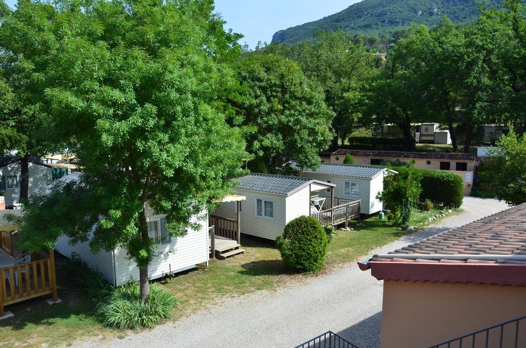 Camping Hotel Les Rives Du Loup ตูร์เรสส์-ซัวร์-ลูป ภายนอก รูปภาพ