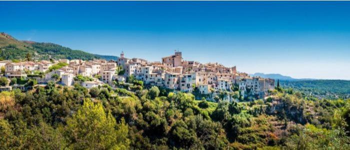 Camping Hotel Les Rives Du Loup ตูร์เรสส์-ซัวร์-ลูป ภายนอก รูปภาพ