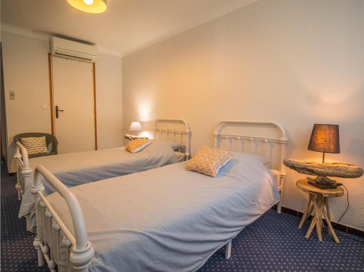Camping Hotel Les Rives Du Loup ตูร์เรสส์-ซัวร์-ลูป ภายนอก รูปภาพ