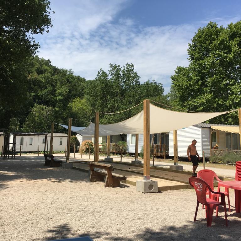 Camping Hotel Les Rives Du Loup ตูร์เรสส์-ซัวร์-ลูป ภายนอก รูปภาพ