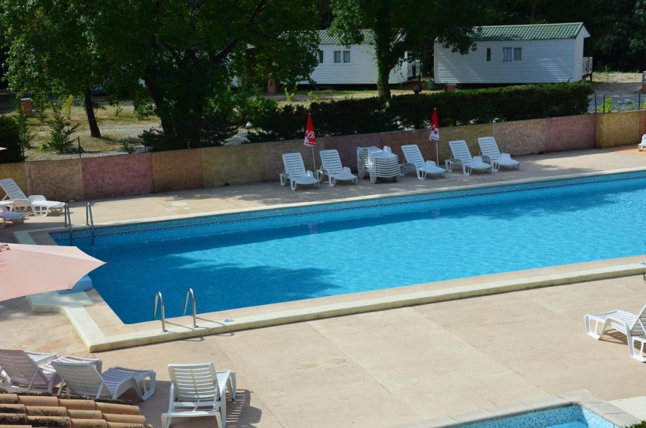 Camping Hotel Les Rives Du Loup ตูร์เรสส์-ซัวร์-ลูป ภายนอก รูปภาพ